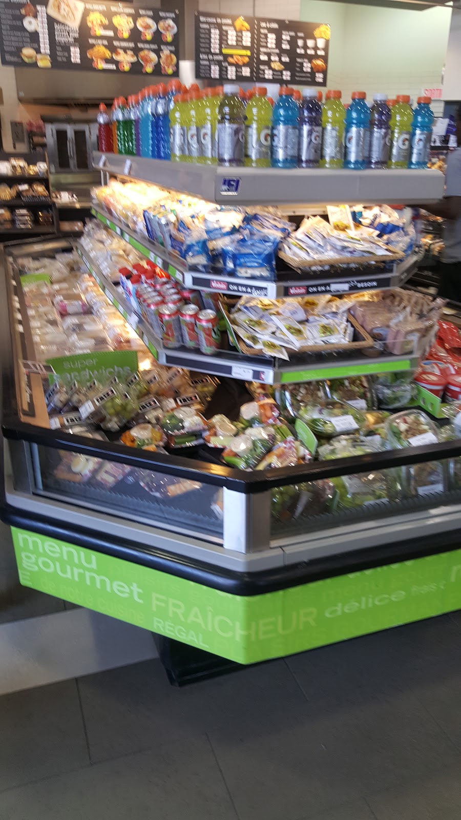 Dépanneur Voisin Marché Pommeraie inc. | 75 Côte Terrebonne, Terrebonne, QC J6Y 1P9, Canada | Phone: (450) 621-9991