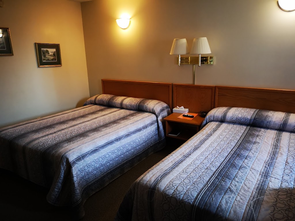 Last Mountain Inn | 802 2nd Ave E, Watrous, SK S0K 4T0, Canada | Phone: (306) 946-3383
