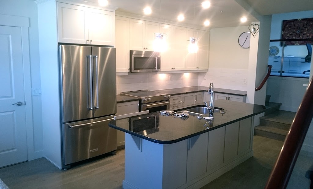 The Spray Booth | 125 133 Wyndham Crescent, Kelowna, BC V1X 1Y8, Canada | Phone: (778) 363-8582