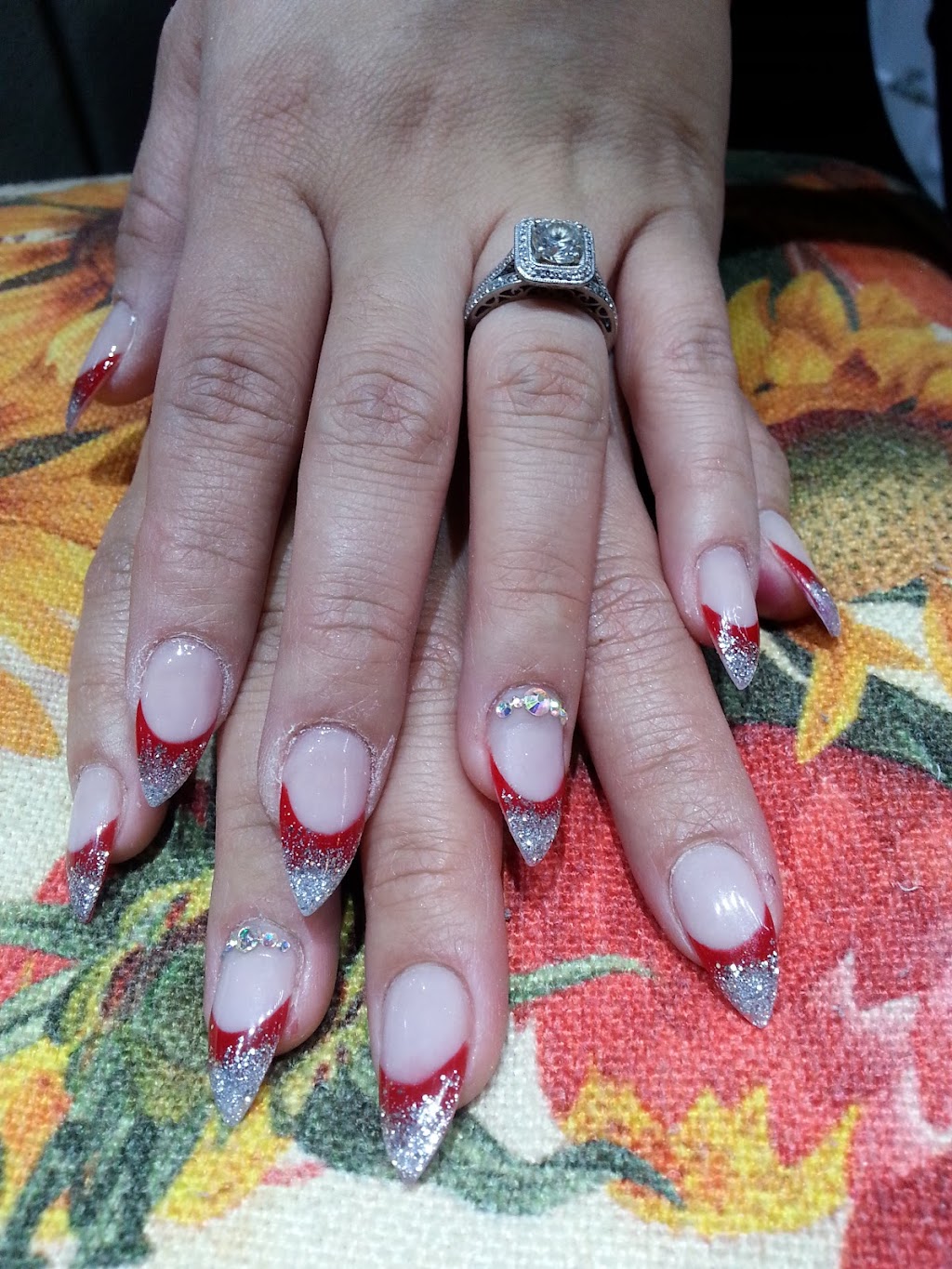 La Fleur Nails Salon | 4871 Joyce Ave #103, Powell River, BC V8A 5P4, Canada | Phone: (236) 328-0021