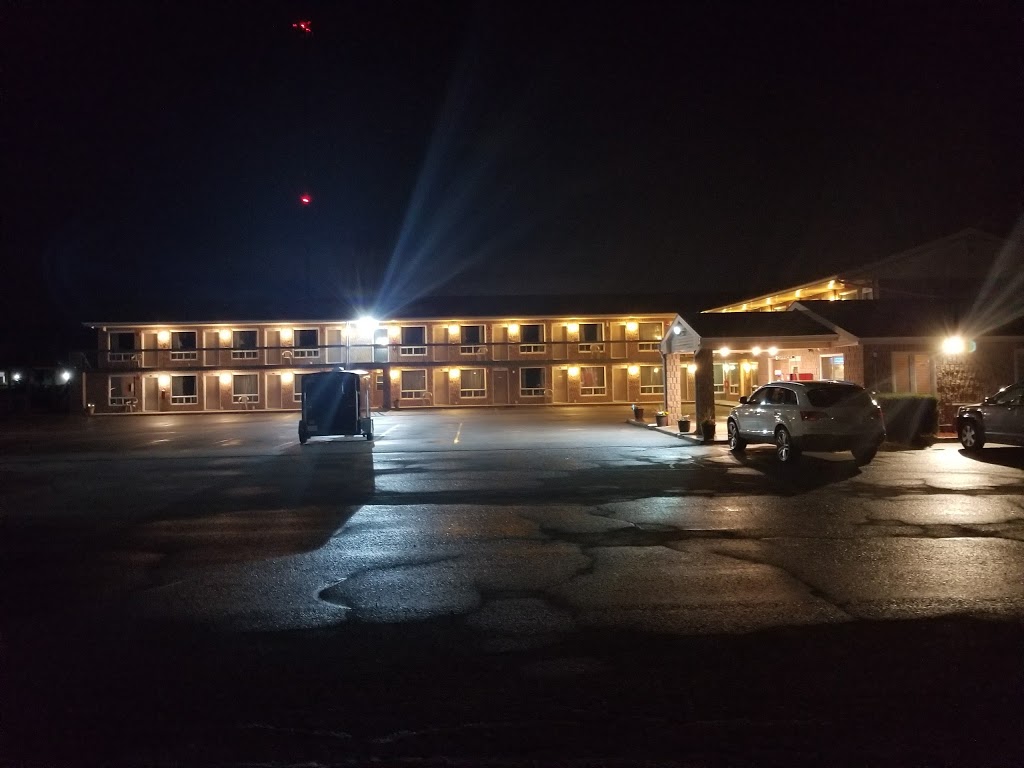 Strathroy Motor Inn | 28540 Centre Rd, Strathroy, ON N7G 3H6, Canada | Phone: (519) 245-4480