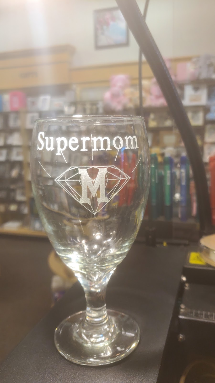 Royalty Engraving (Hallmark Oakville) | 240 Leighland Ave, Oakville, ON L6H 3H6, Canada | Phone: (905) 842-9334