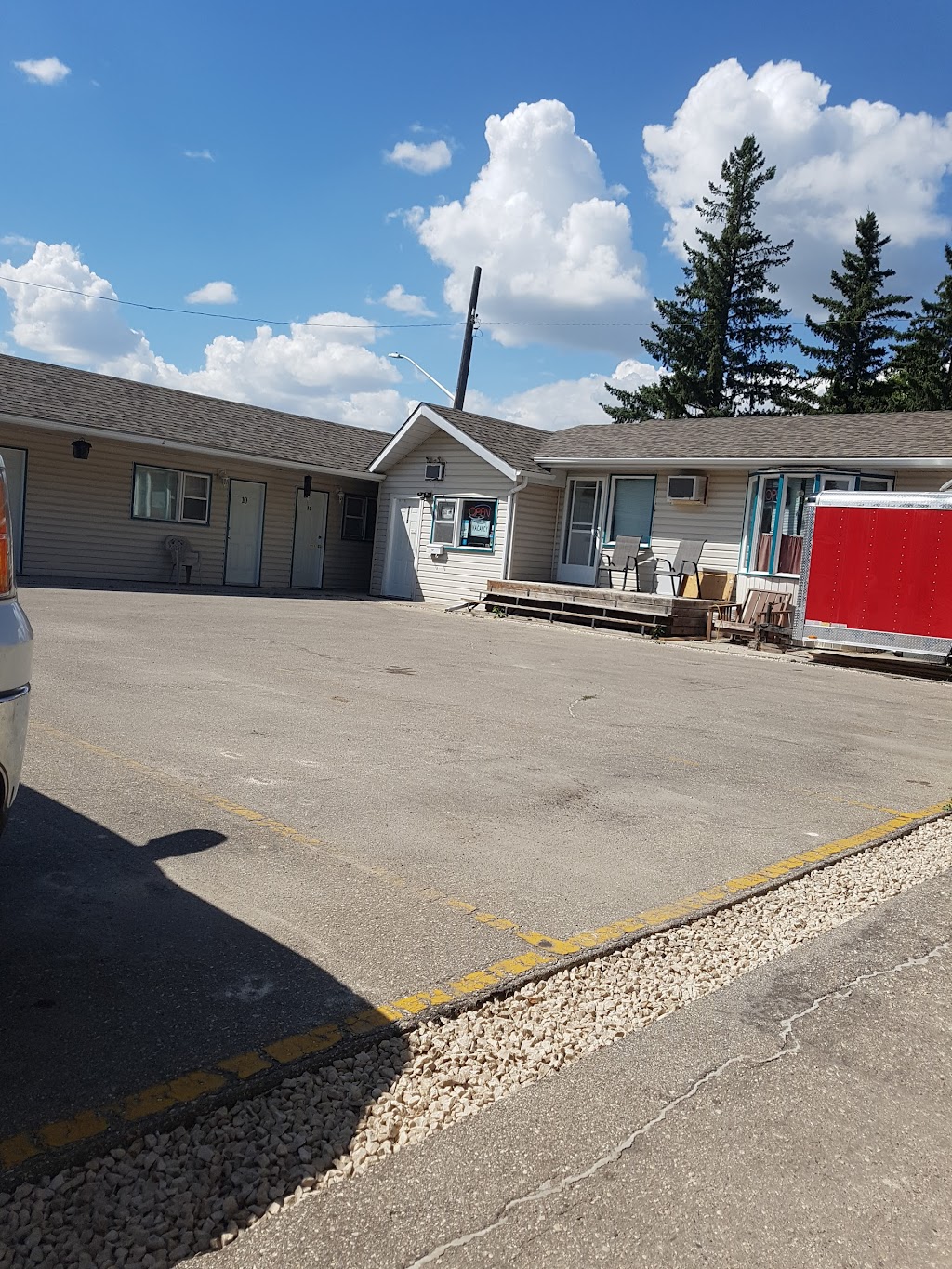 Hi-Way Motel | 2010 Saskatchewan Ave W, Portage la Prairie, MB R1N 0P2, Canada | Phone: (204) 857-8771