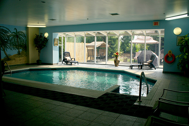 L Esterel | 10 Avenue Vermont, Pointe-Claire, QC H9R 6A6, Canada | Phone: (514) 694-1239