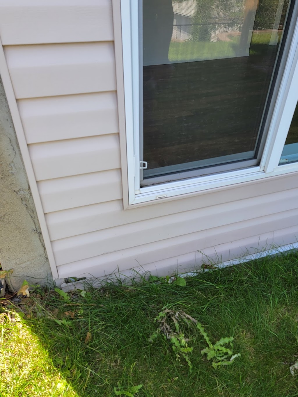 Urban Siding | 8 Sunmount Gardens SE, Calgary, AB T2X 2B1, Canada | Phone: (403) 354-4600