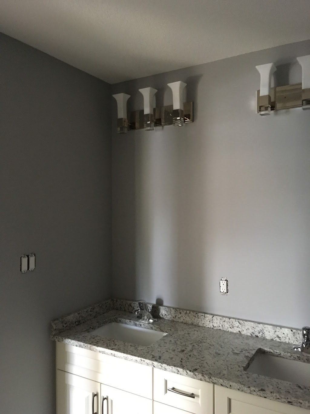 Painters Touch | 895 Dufferin Ave, London, ON N5W 3K3, Canada | Phone: (226) 224-1428