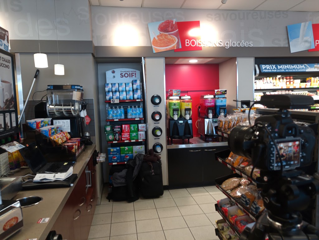 Petro-Canada | 1914 Boulevard des Laurentides, Vimont, QC H7M 2R1, Canada | Phone: (450) 667-4814