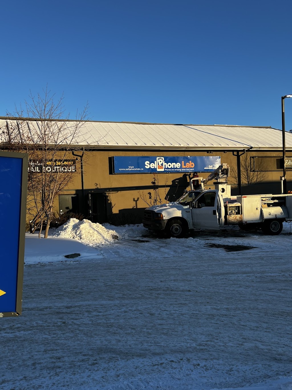 Sellphone Lab - Cellphone/Computer Repairs & Accessories Store | 36 Riverglen Dr SE, Calgary, AB T2C 4L5, Canada | Phone: (403) 430-2222