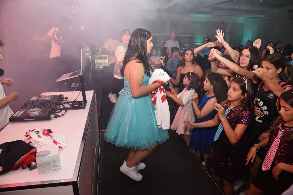 Bounce Entertainment | 342 Wildcat Rd, North York, ON M3J 2N5, Canada | Phone: (416) 671-2677