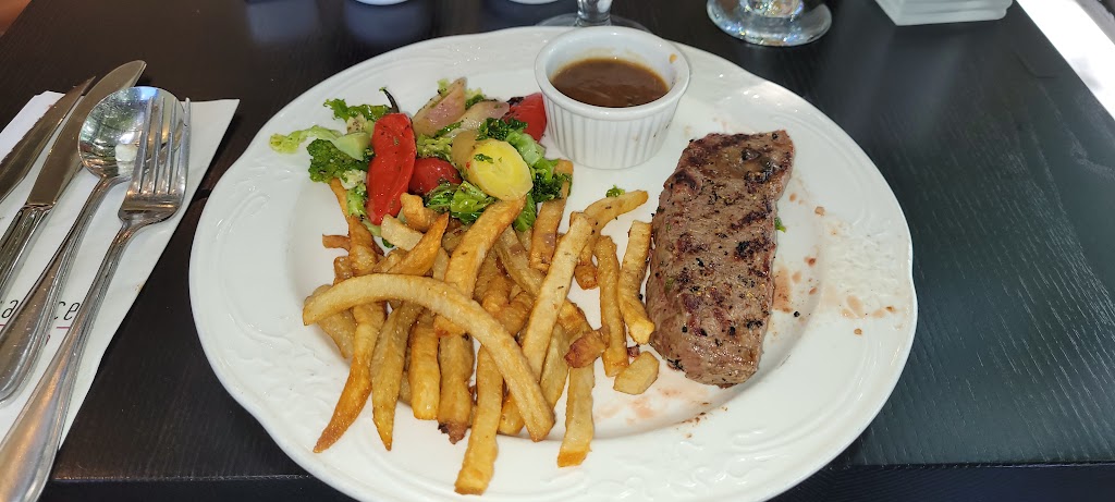 Restaurant Le Saint-Patrice | 169 Rue Fraser, Rivière-du-Loup, QC G5R 1E2, Canada | Phone: (418) 862-9895