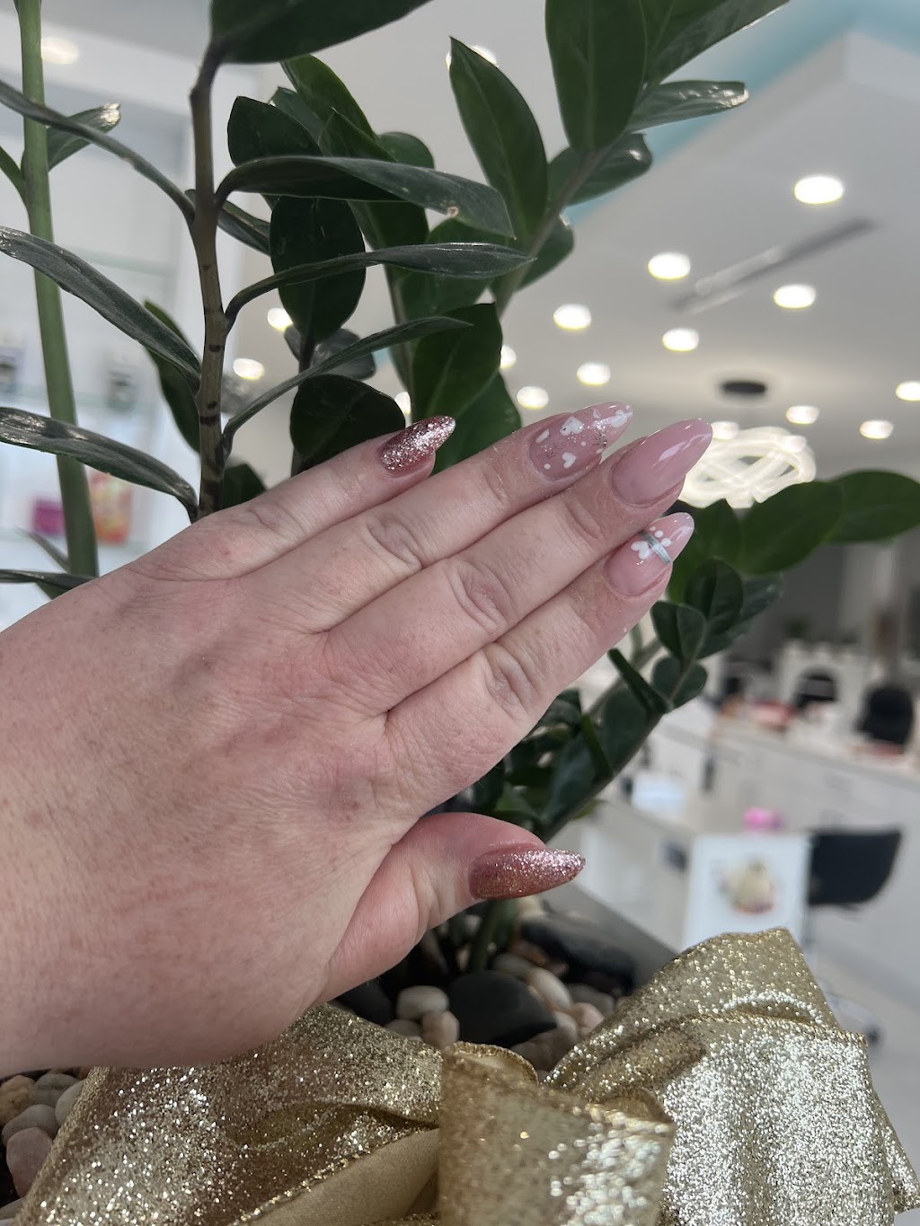 LUXE NAIL BAR - WILLOW PARK VILLAGE | 10816 Macleod Trail SE unit 286, Calgary, AB T2J 6A5, Canada | Phone: (403) 457-8848