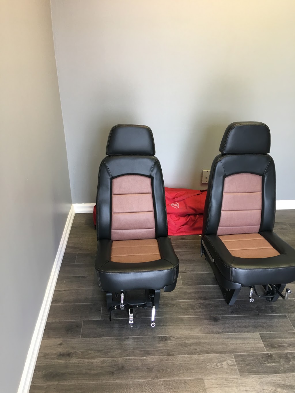 Stitch Pros Custom Upholstery | 1365 Mid-Way Blvd #8, Mississauga, ON L5T 2J5, Canada | Phone: (416) 262-5235