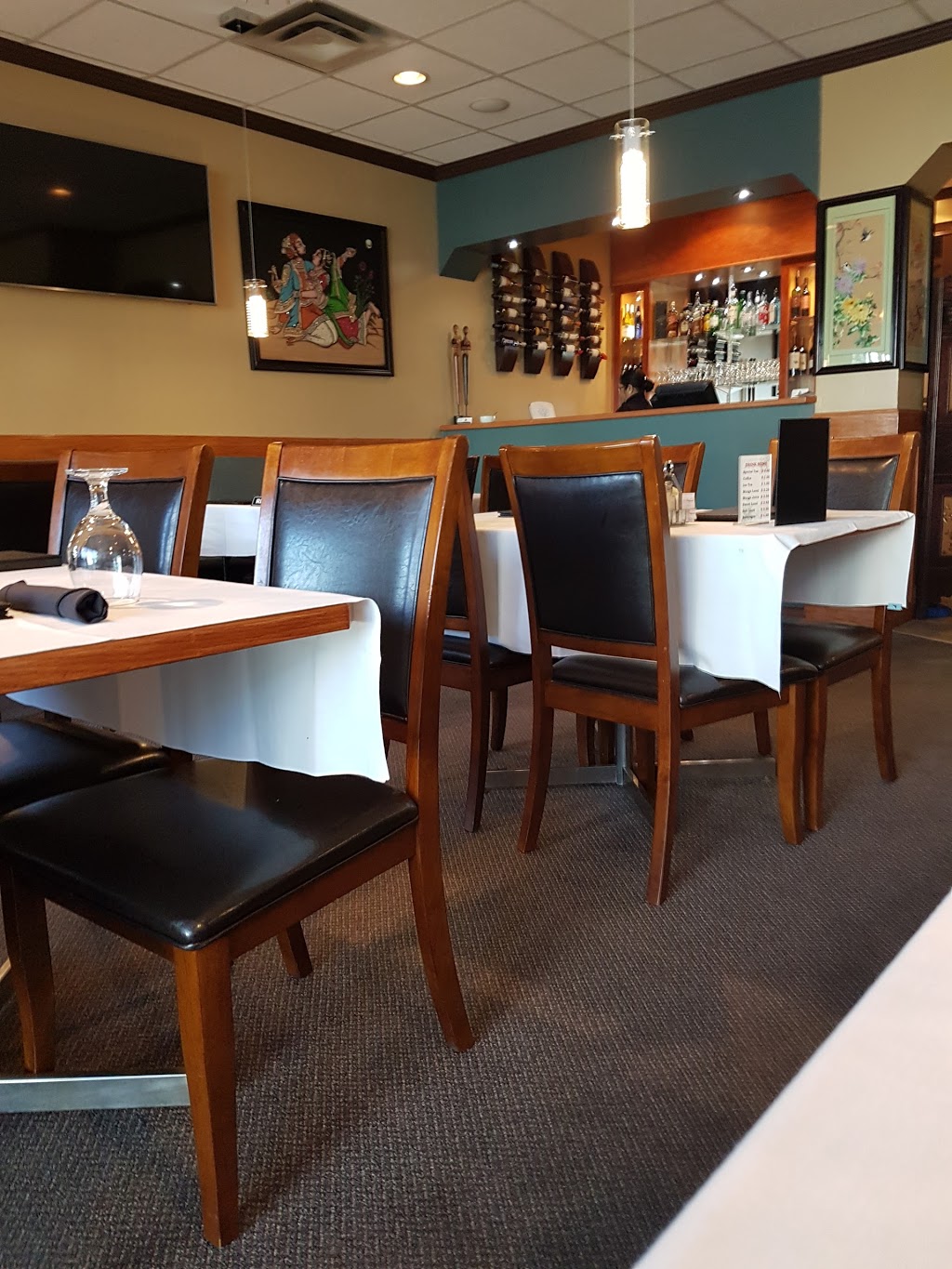 Guru india restaurant | 15 Millrise Blvd SW #30, Calgary, AB T2Y 1X7, Canada | Phone: (403) 256-3368
