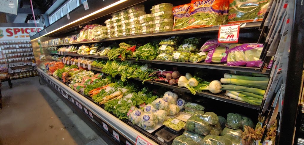 Freds Farm Fresh International Market | 2144 Huron Church Rd, Windsor, ON N9C 2L7, Canada | Phone: (519) 966-2241