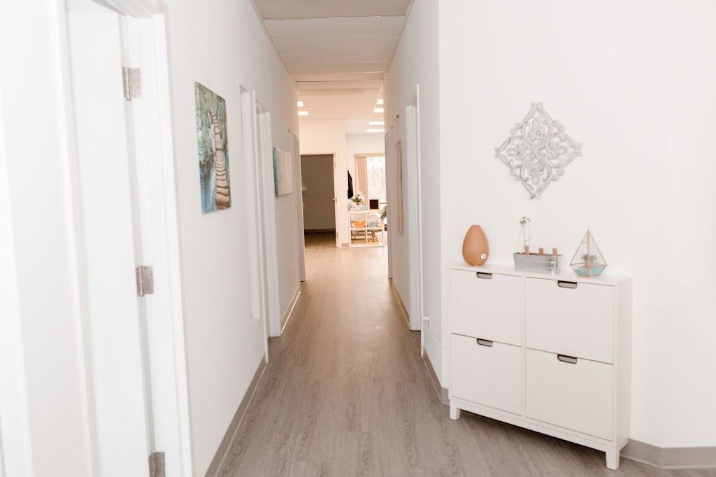 Savannah Massage Therapy and Wellness Clinic | 148 Manitou Dr #203, Kitchener, ON N2C 1L3, Canada | Phone: (519) 748-5111