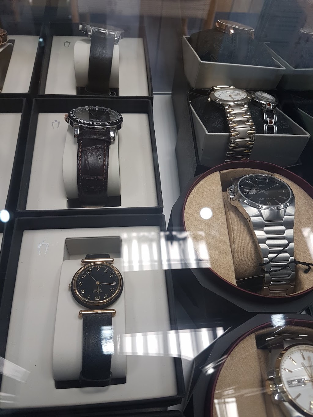 M J Jewellers | 3029 Kingston Rd, Scarborough, ON M1M 1P1, Canada | Phone: (416) 264-4777
