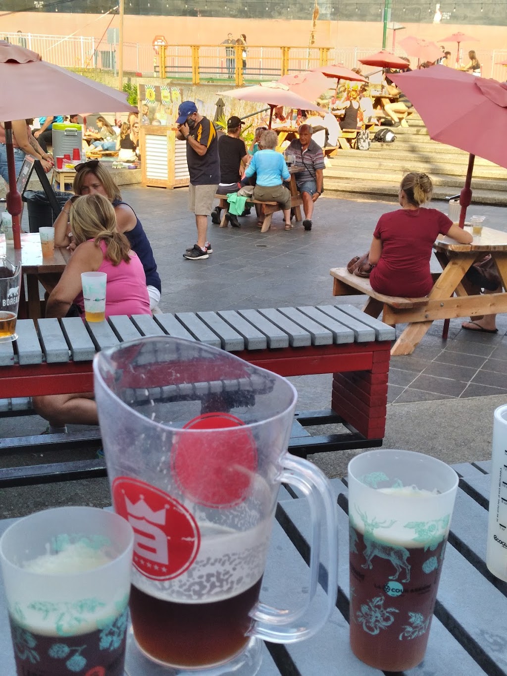 La Cour arrière du Festibière | 84 Rue Dalhousie, Québec, QC G1K 8M5, Canada | Phone: (418) 802-8233