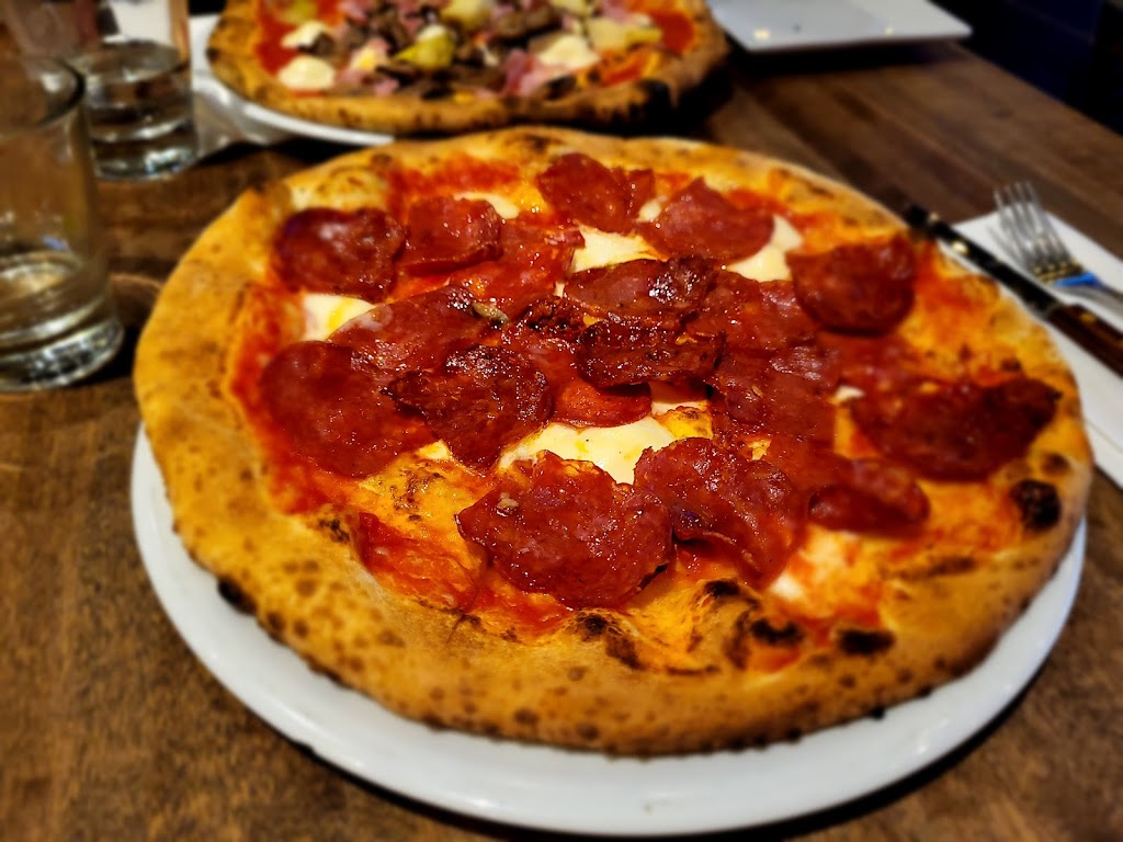 Pizzeria Gusto | 5152 Rue Jarry E, Saint-Léonard, QC H1R 1Y4, Canada | Phone: (514) 326-5184