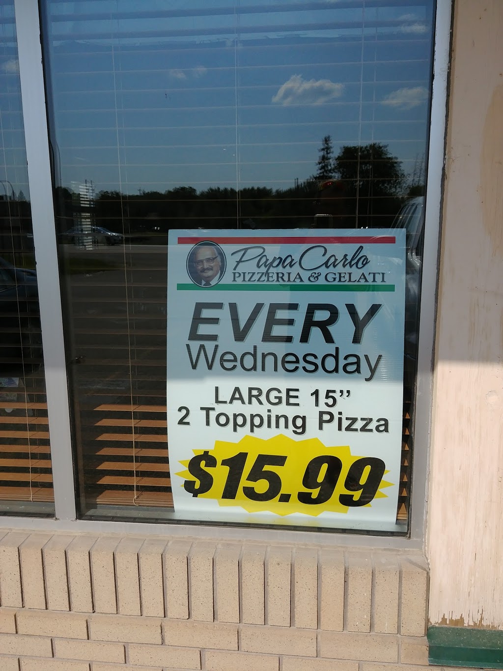 Papa Carlo Pizzeria & Gelati | 5759 Hwy 9 #200, Lockport, MB R1A 2T7, Canada | Phone: (204) 757-4330