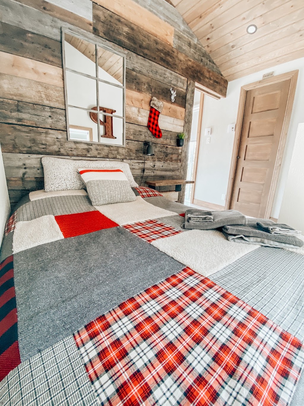 Le Panörama - Relais Rustique | 33, chemin de lOurs Noir Domaine Maelström, Lac-Beauport, QC G3B 1B3, Canada | Phone: (418) 802-3475