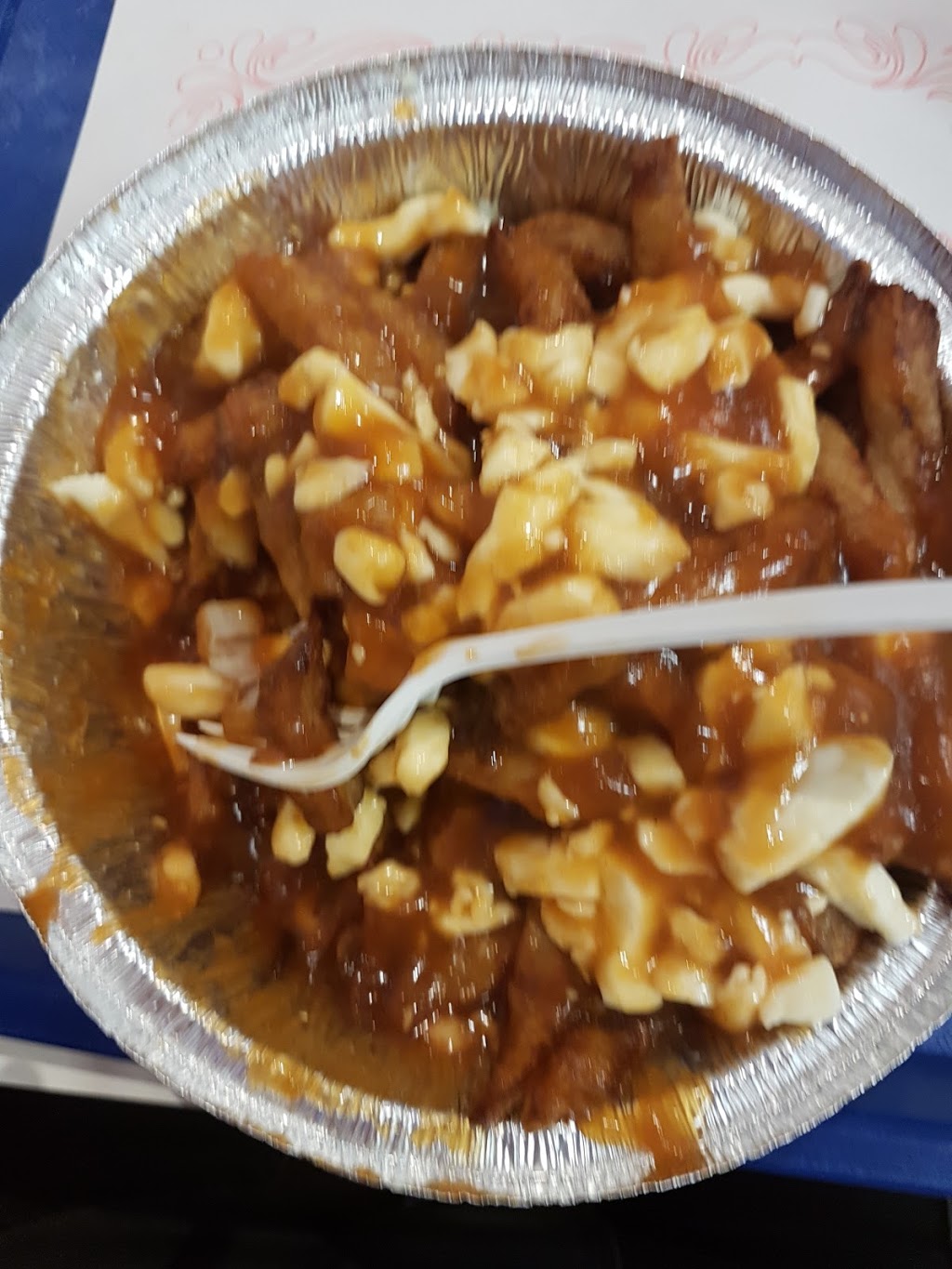 La Poutinerie Quebecoise | 101 Boulevard DAnjou, Châteauguay, QC J6J 2R3, Canada | Phone: (450) 699-4994