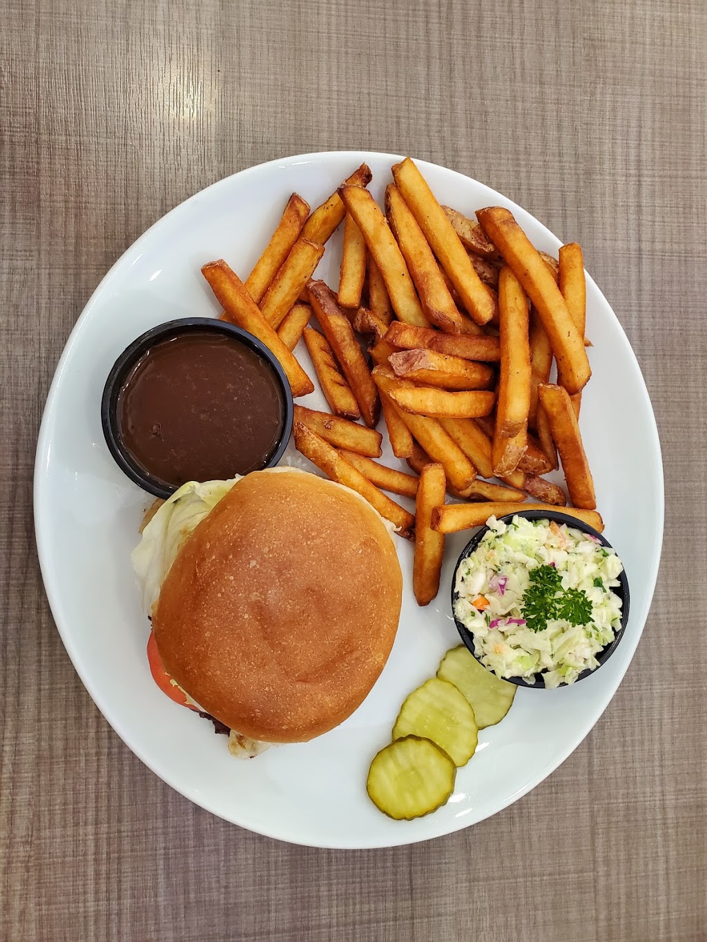 Salisbury House (Steinbach) | Steinbach 65 MB Hwy 12 North, Steinbach, MB R5G 1T7, Canada | Phone: (204) 326-4028