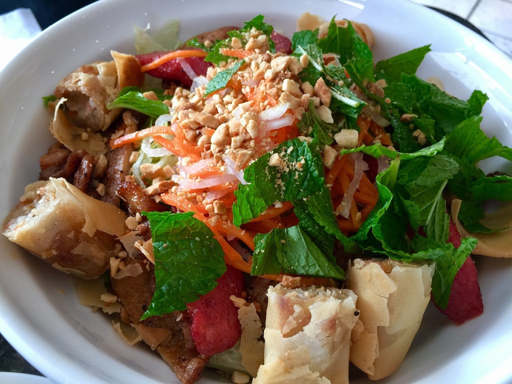Pho Nguyen Hoang | 510 Wyandotte St W, Windsor, ON N9A 5X6, Canada | Phone: (519) 977-0852