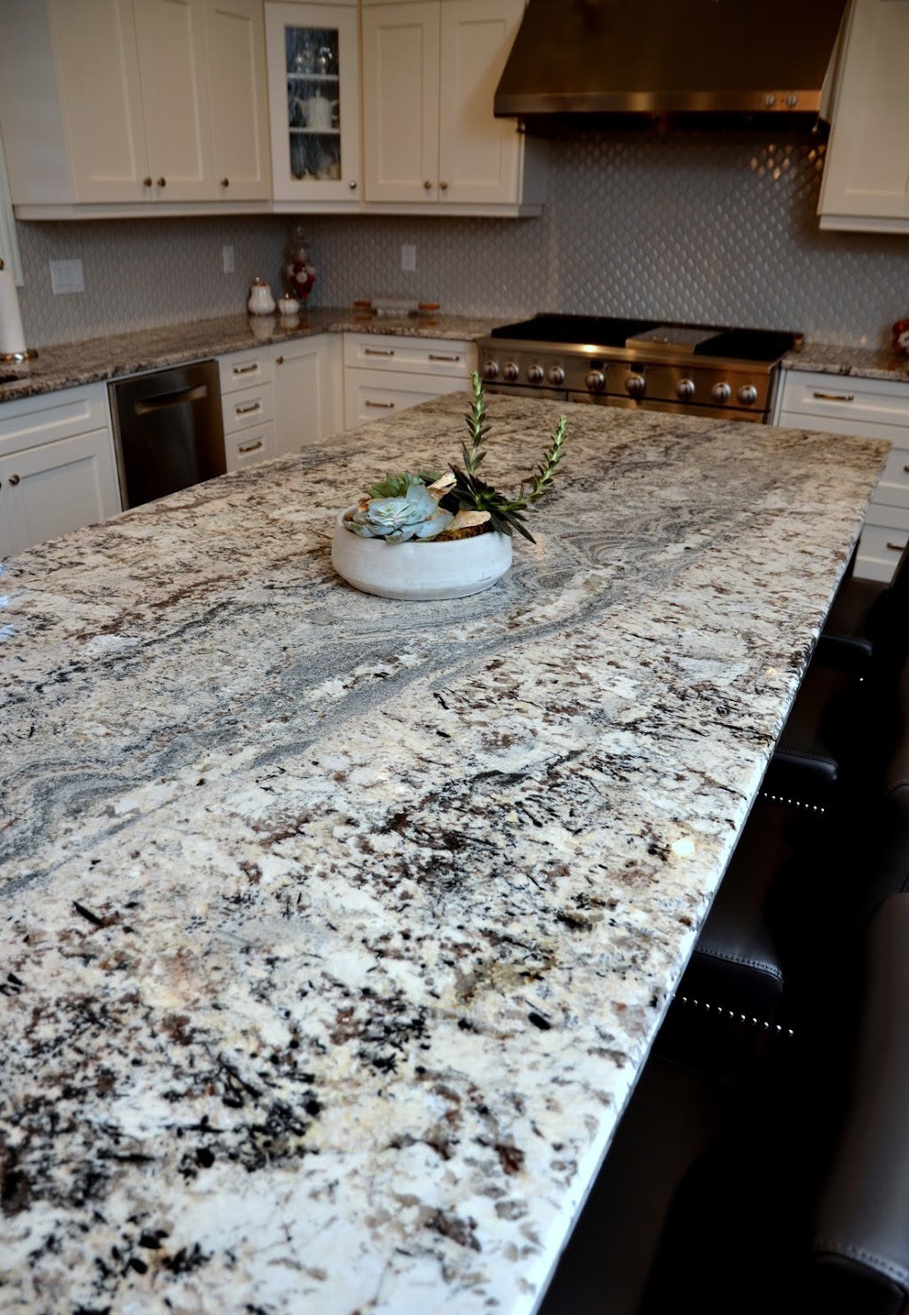 Universal Marble & Granite | 3325 County Rd 42, Windsor, ON N9A 6J3, Canada | Phone: (519) 966-7300