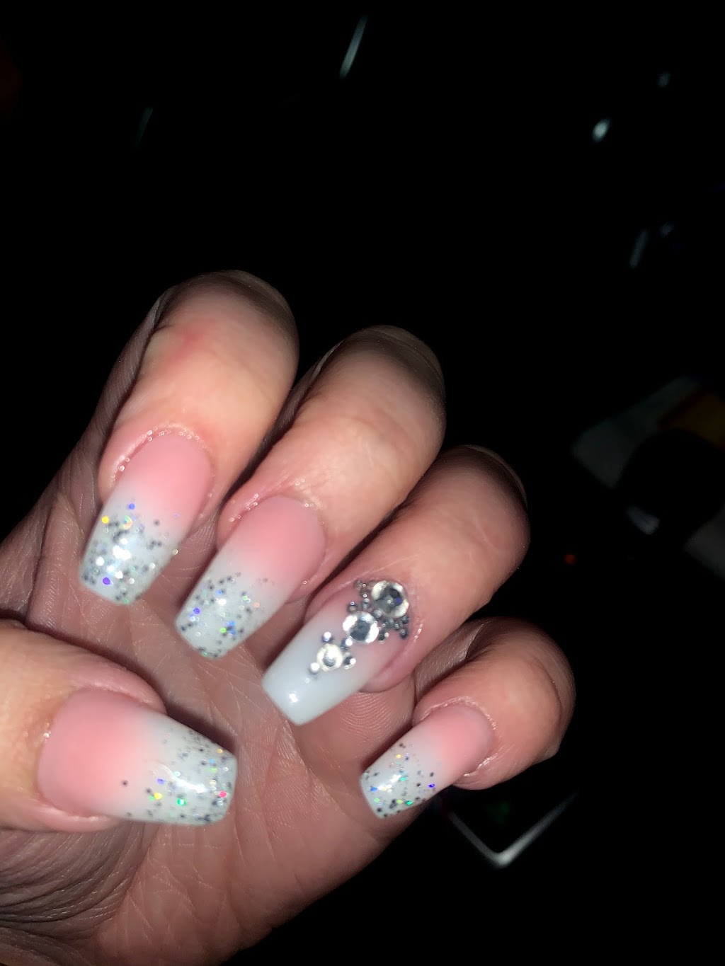 LASHES & NAILS | 110 Parent Ave, Ottawa, ON K1N 7B4, Canada | Phone: (613) 562-3333