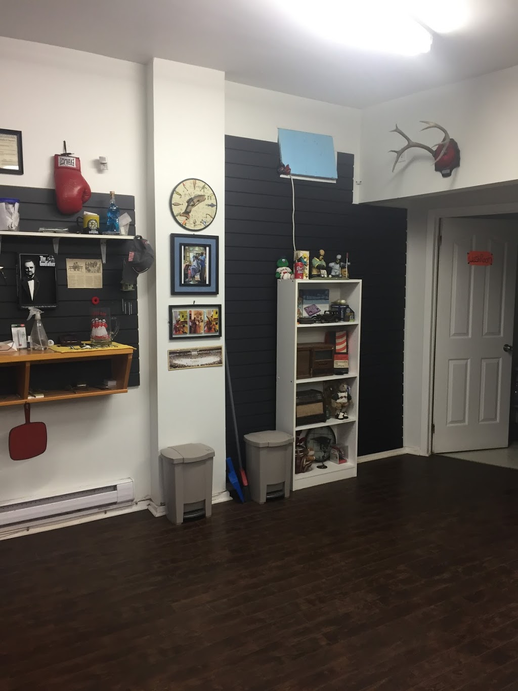 Amherst Barber Shop | 2 Albion St, Amherst, NS B4H 2V3, Canada | Phone: (902) 694-6698
