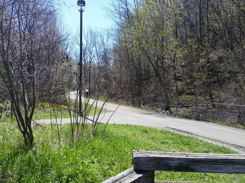 Escarpment Rail Trail Lookout | Escarpment Rail Trail, Hamilton, ON L8T, Canada | Phone: (289) 769-5155
