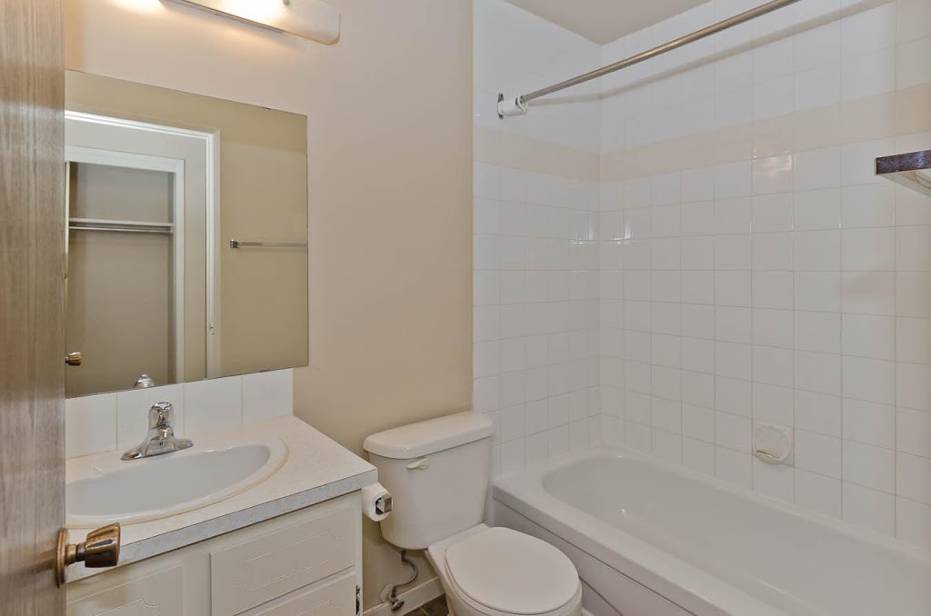 Varsity Place Apartments | 3607A 49 St NW #101, Calgary, AB T3A 2H3, Canada | Phone: (403) 531-9343