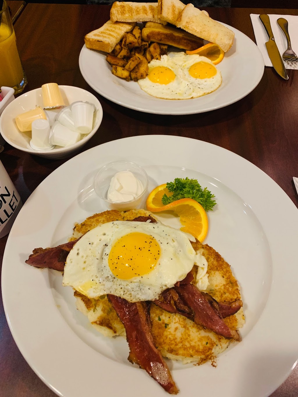 The Iron Skillet Collingwood | 49 Huron St, Collingwood, ON L9Y 1C5, Canada | Phone: (705) 445-5805