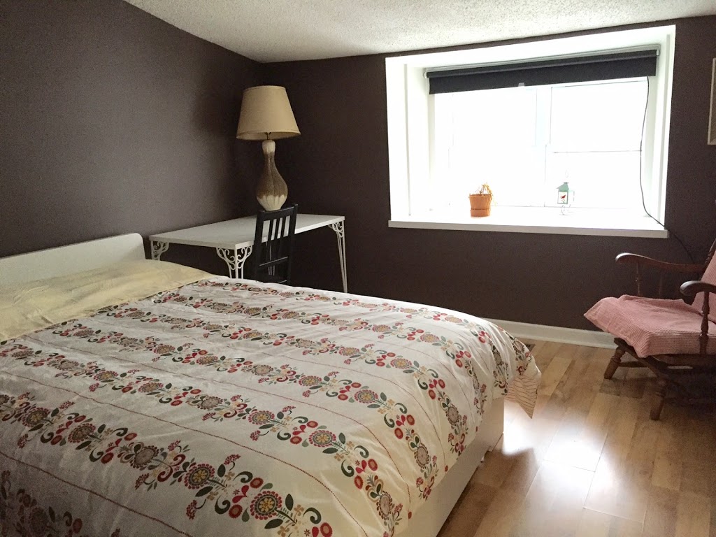 Cha Guest House | 135 St Lawrence St, Merrickville, ON K0G 1N0, Canada | Phone: (613) 252-2777