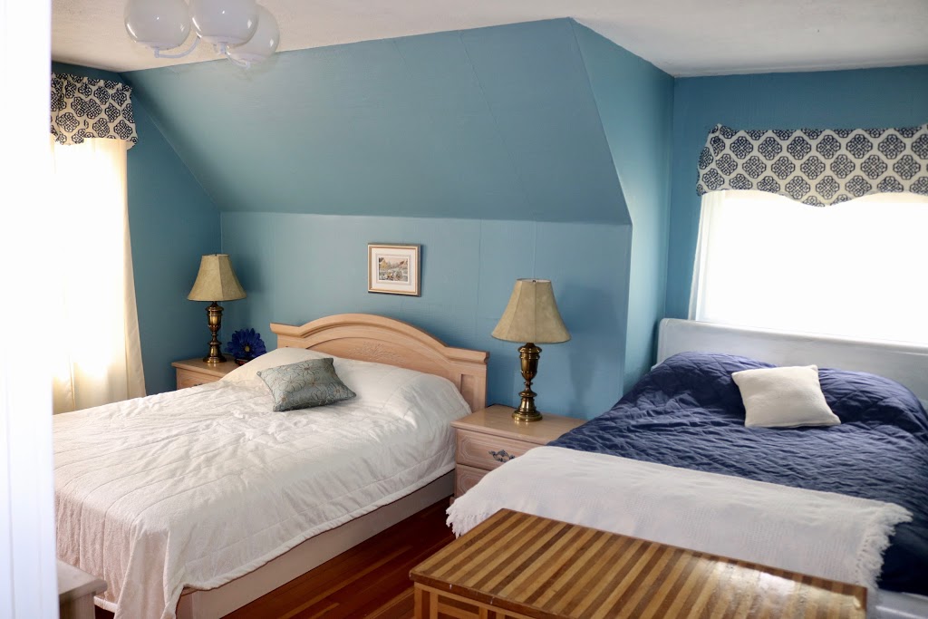 Les Petits Trésors B&B | 44 Rue Johnson, Coaticook, QC J1A 2S1, Canada | Phone: (819) 678-0558