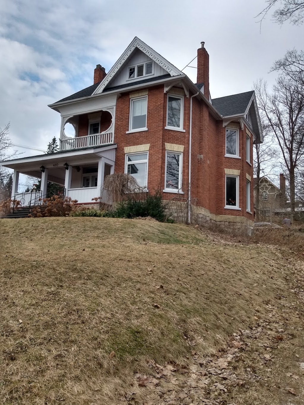 Queens Manor Guesthouse | 410 Berford St, Wiarton, ON N0H 2T0, Canada | Phone: (416) 568-8050