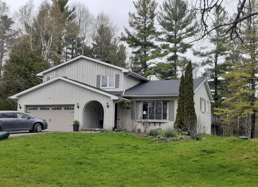 D.C United Roofing | 28 Currie St Unit #13, Barrie, ON L4M 5N4, Canada | Phone: (705) 733-6072