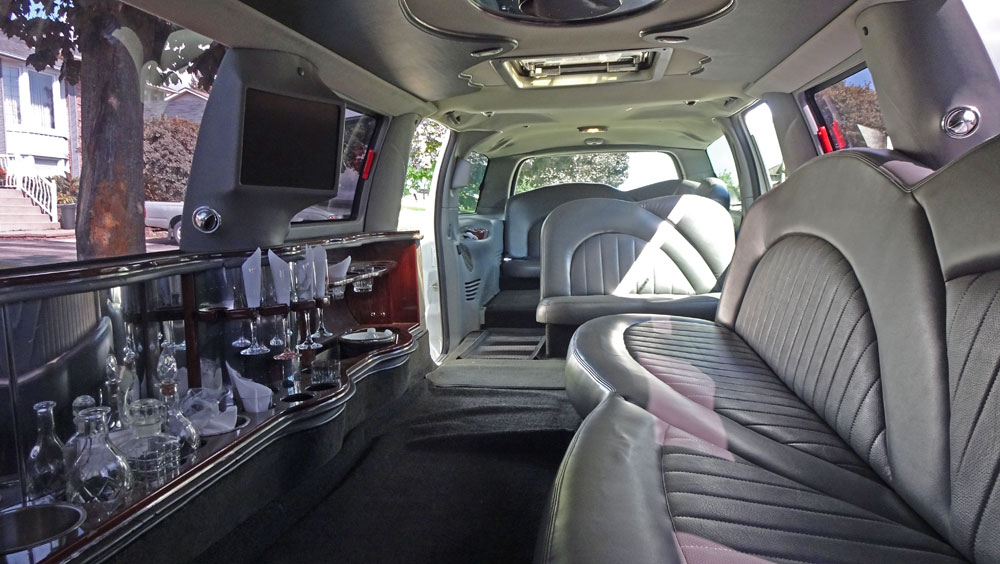 Jerrys Limousine Service | 652 Lorne St, New Glasgow, NS B2H 4L5, Canada | Phone: (902) 752-8811