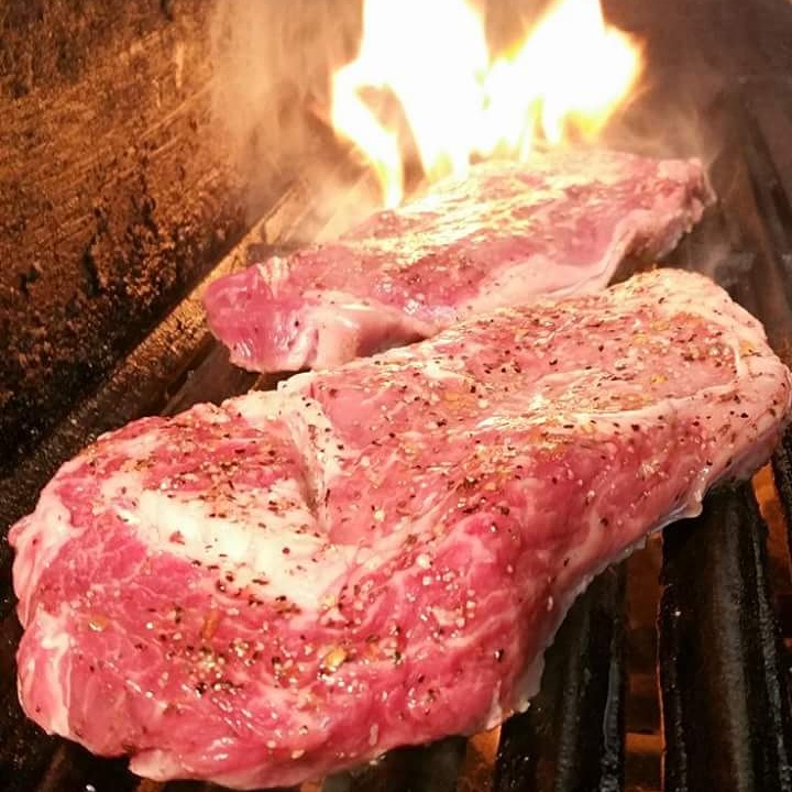 Murphys Lockside Pub & Patio | 3 May Street P.O. Box 178, Fenelon Falls, ON K0M 1N0, Canada | Phone: (705) 887-1100
