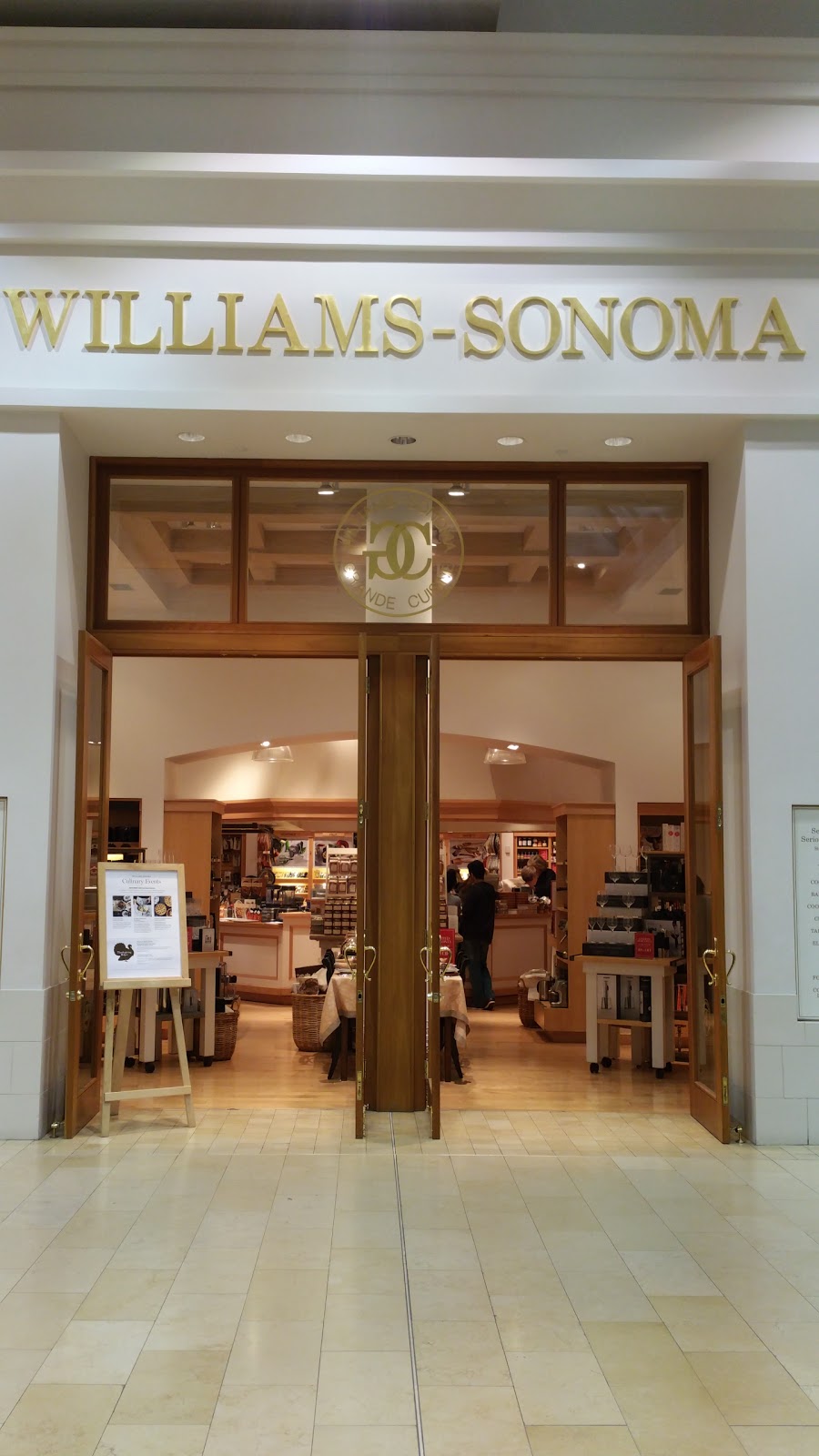 Williams-Sonoma | 3401 Dufferin St, North York, ON M6A 2T9, Canada | Phone: (416) 789-1904