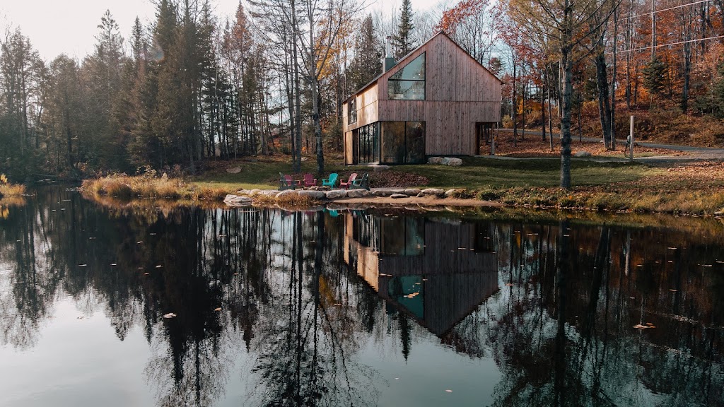 Chalet la Grange | 3300 Chem. de la Grande Ligne, Sainte-Julienne, QC J0K 2T0, Canada | Phone: (514) 885-5687