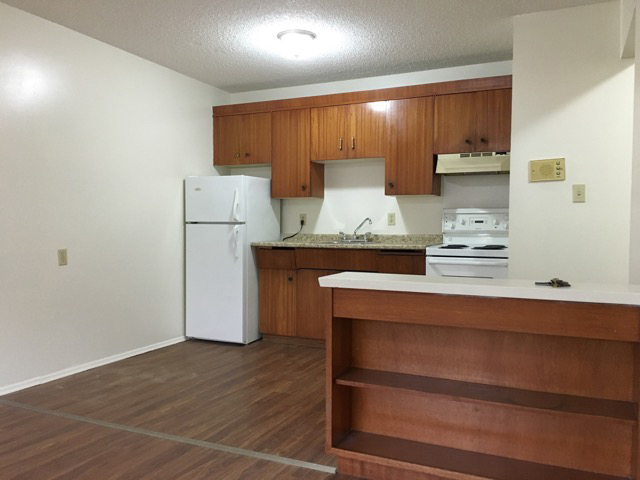 Woodland Manor | 12309 97 St NW, Edmonton, AB T5G 1Z5, Canada | Phone: (780) 449-5548