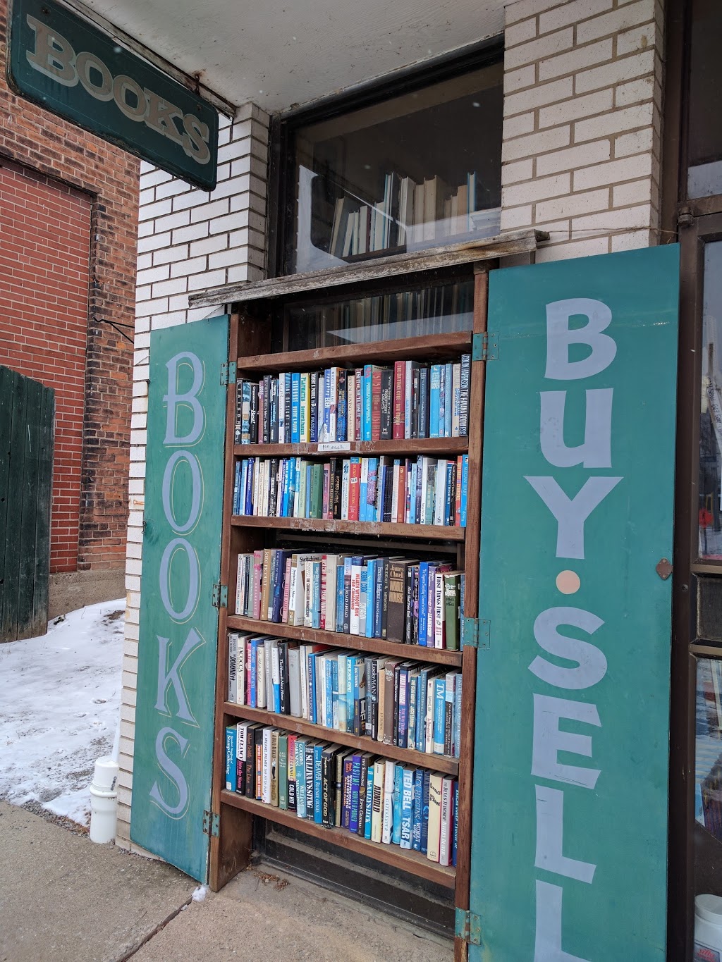 Bridgeburg Books | 16 Jarvis St, Fort Erie, ON L2A 2S1, Canada | Phone: (905) 871-8484