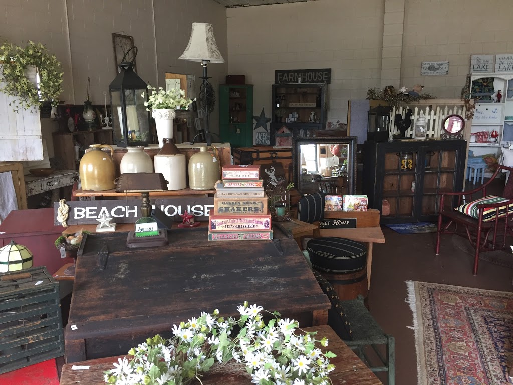 Dashwood Design & Decor | 180 Dashwood Rd, Dashwood, ON N0M 1N0, Canada | Phone: (519) 709-2459
