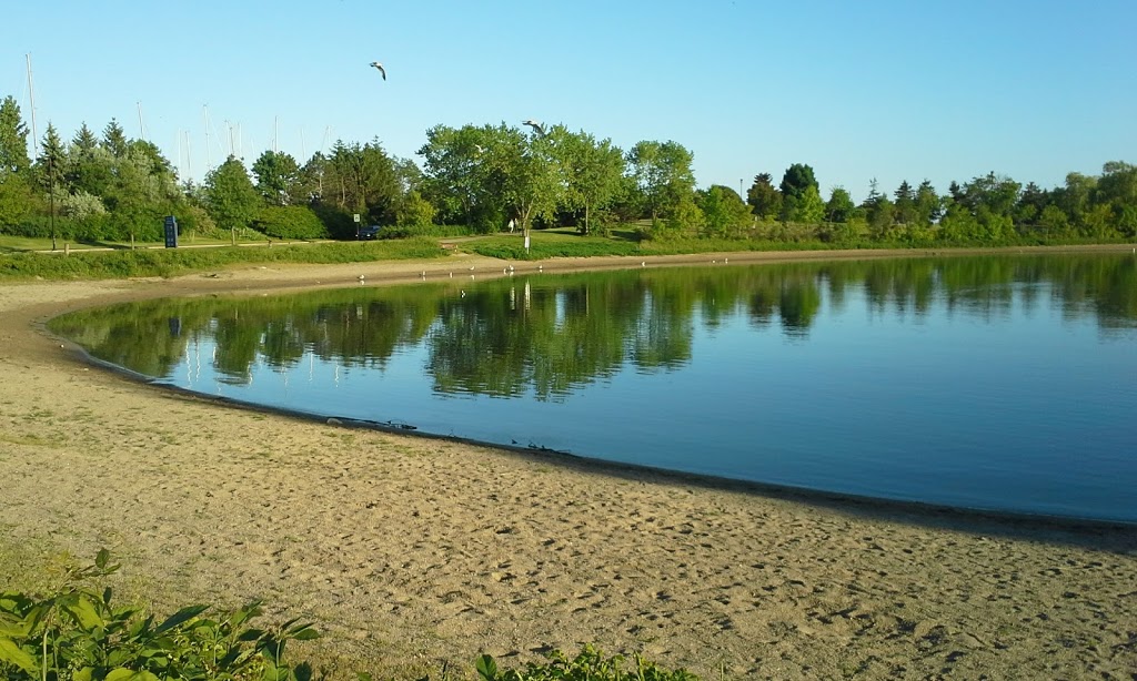 AE Crookes Park | 140 Lakefront Promenade, Mississauga, ON L5E 3G9, Canada
