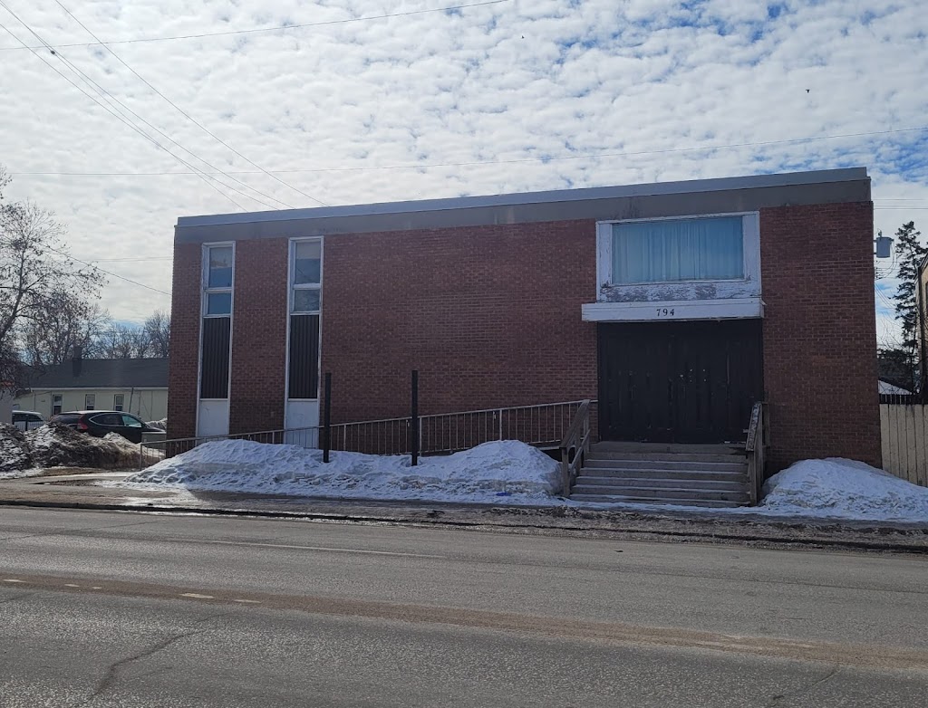 Abu Bakr AL-Siddiq Community Centre and Masjid | 794 Ellice Ave, Winnipeg, MB R3G 0B9, Canada | Phone: (431) 338-6553