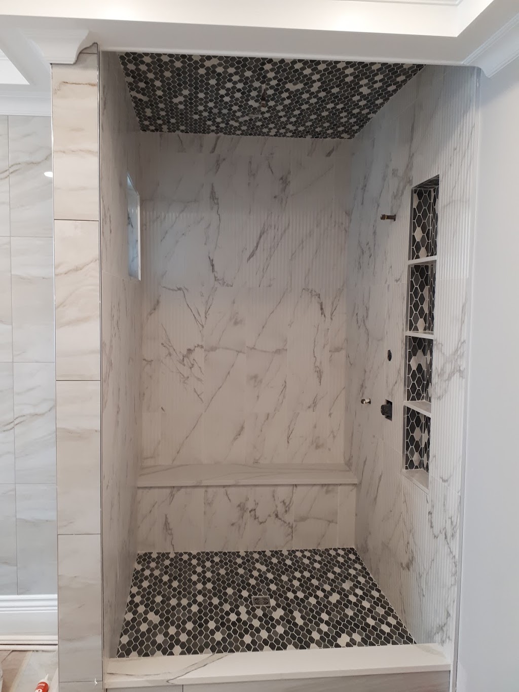 Larsen tile | 2394 Juniper Cir, Sorrento, BC V0E 2W2, Canada | Phone: (250) 812-7256