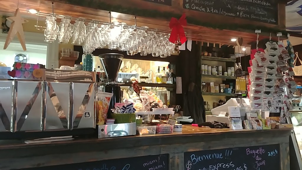 Café OMarguerites | 12 Chemin de Ste Marguerite, Sainte-Marguerite-du-Lac-Masson, QC J0T 1L0, Canada | Phone: (450) 228-4888