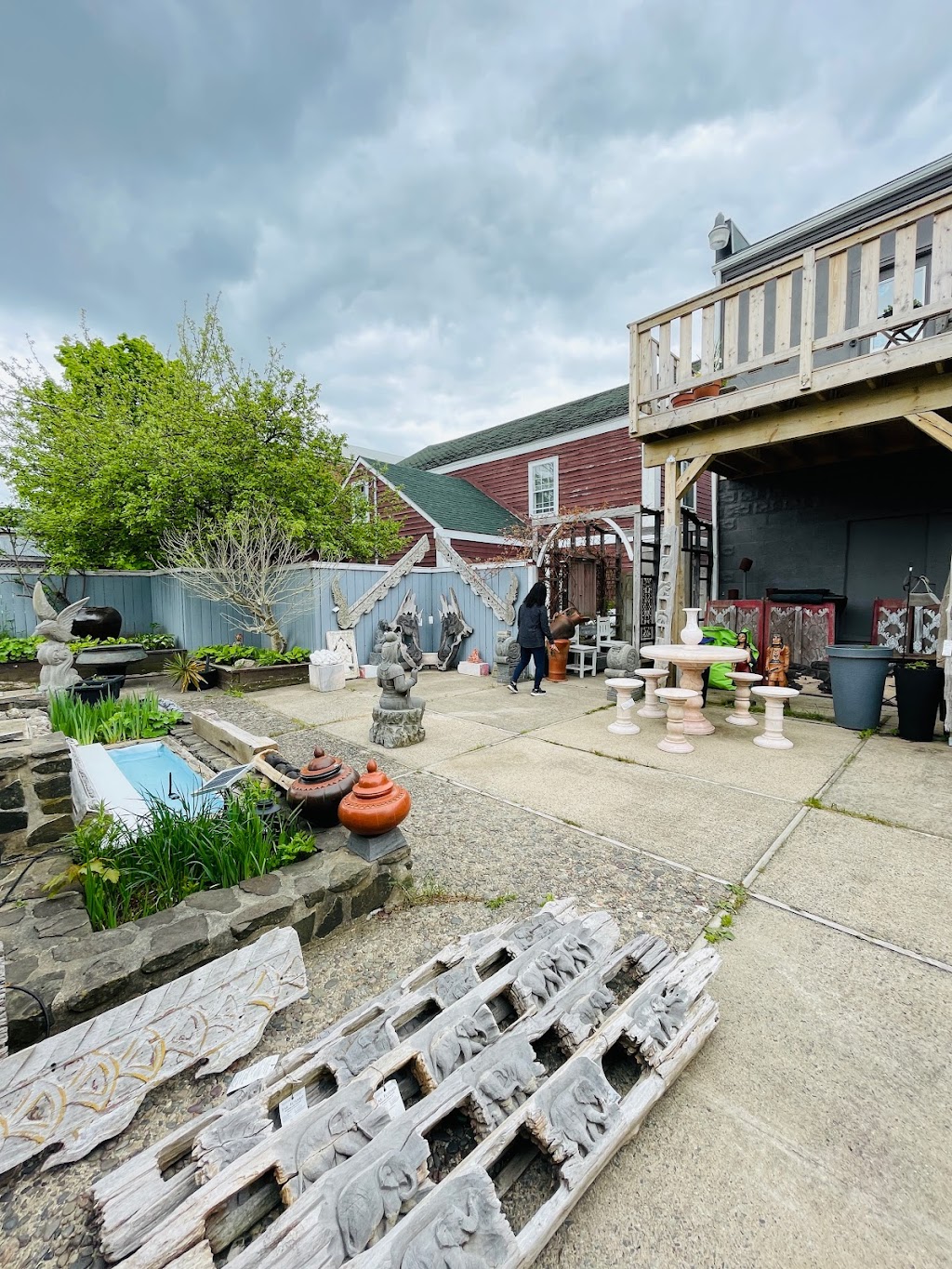 Far-Fetched Antique & Art Gallery | 218 St George St, Annapolis Royal, NS B0S 1A0, Canada | Phone: (902) 532-0179