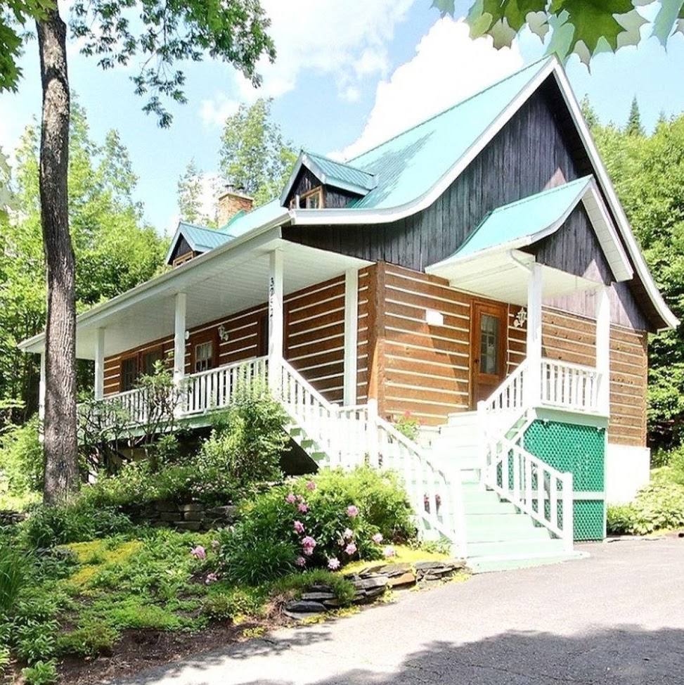 Aux retrouvailles | 3252 Rue de la Baie des Sables, Lac-Mégantic, QC G6B 1R6, Canada | Phone: (819) 340-1839